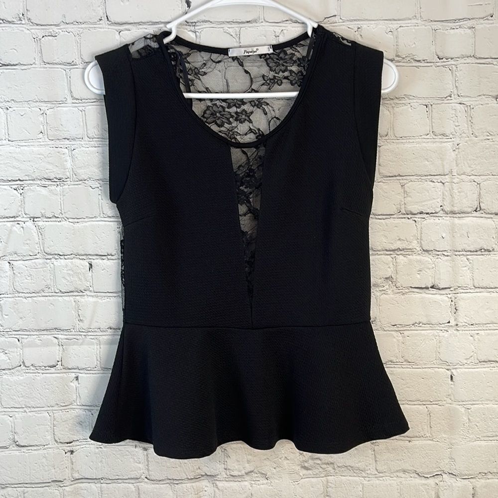 Black papaya lace back blouse‎